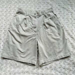 L.L. Bean Womens Khaki Cotton Classic Fit Curvy Pleated Front Chino Shorts Sz 10